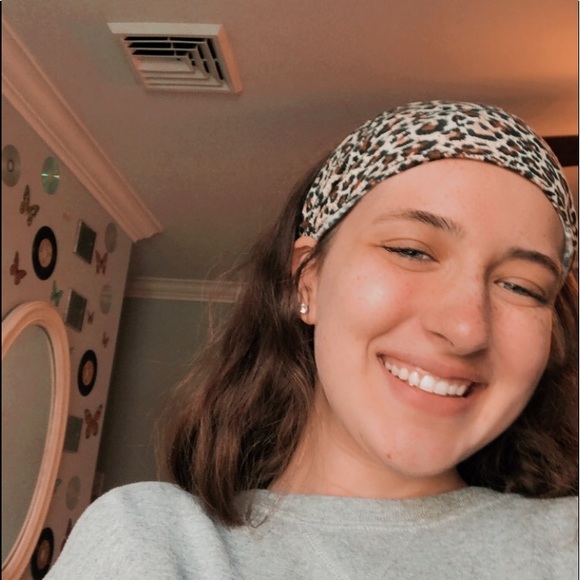 Meet your Posher, Jessica - Picture 1 of 1